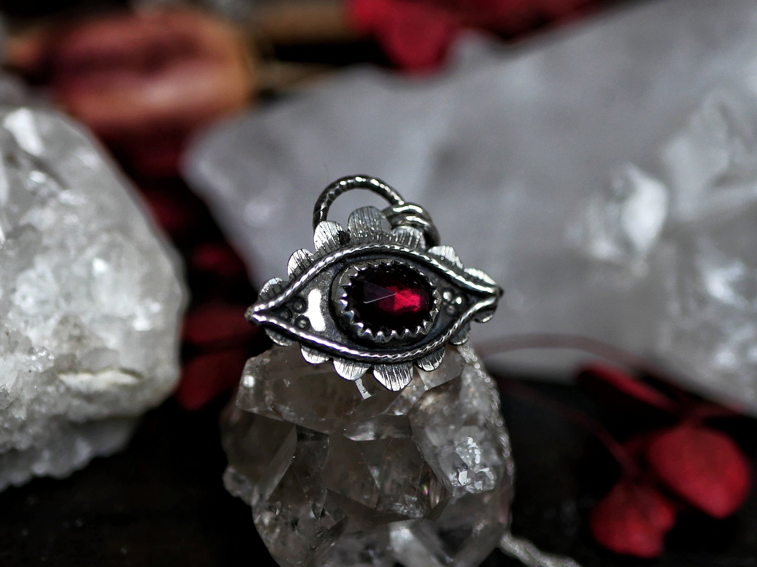 Amulette Oeil XI - Grenat rouge & Argent 925