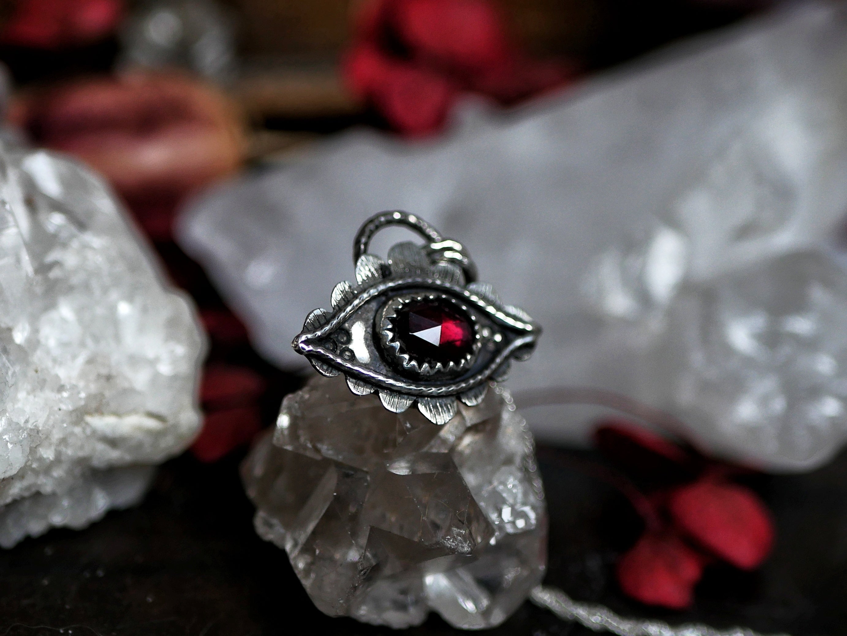 Amulette Oeil XI - Grenat rouge & Argent 925