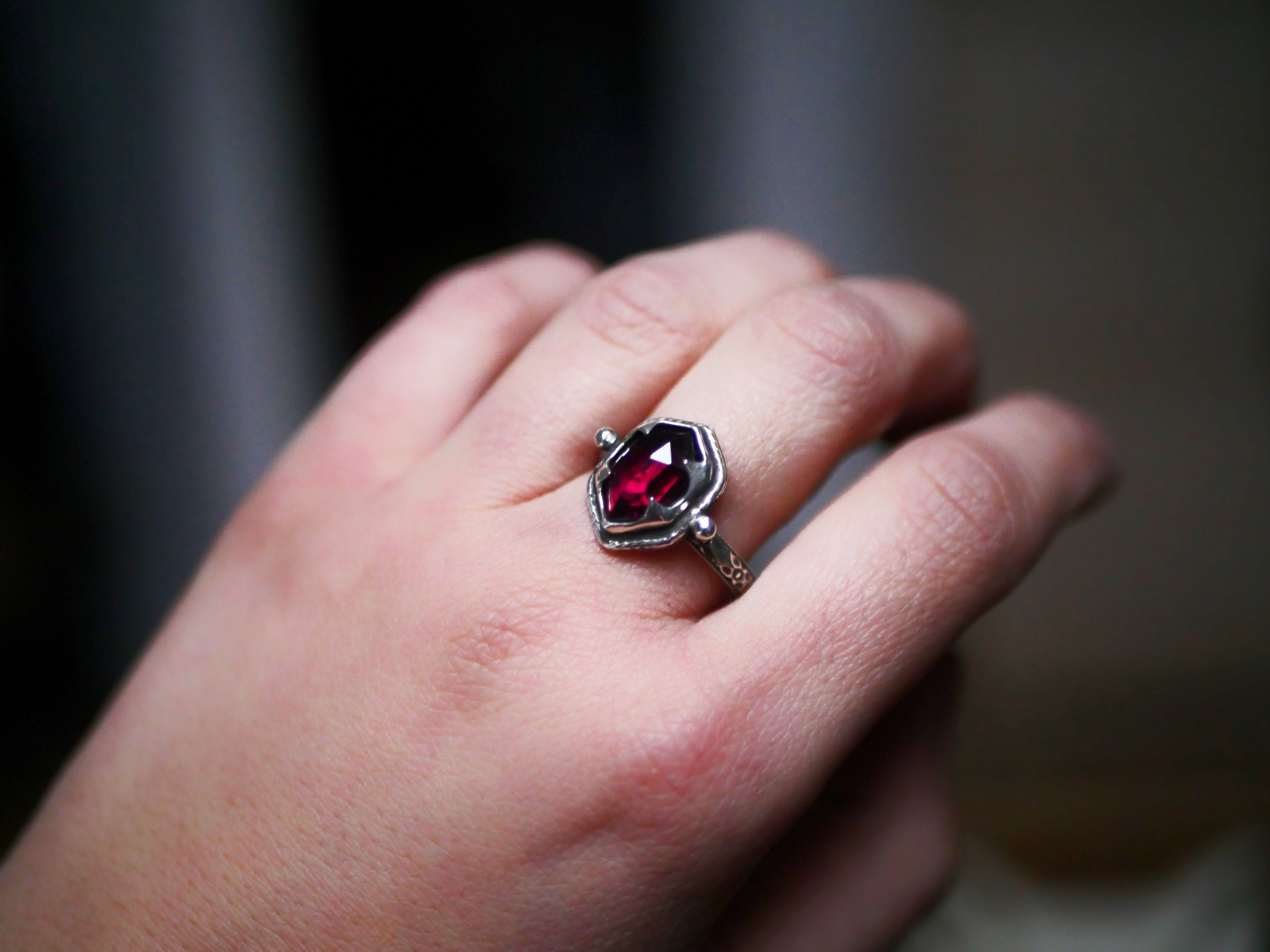 RÉSERVÉE CELINE - Bague réglable Grenat Rouge - Argent 925