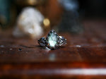 Charger l&#39;image dans la galerie, Réservée Damian - Bague Labradorite &amp; Feuilles - Argent 925
