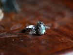 Charger l&#39;image dans la galerie, Réservée Damian - Bague Labradorite &amp; Feuilles - Argent 925
