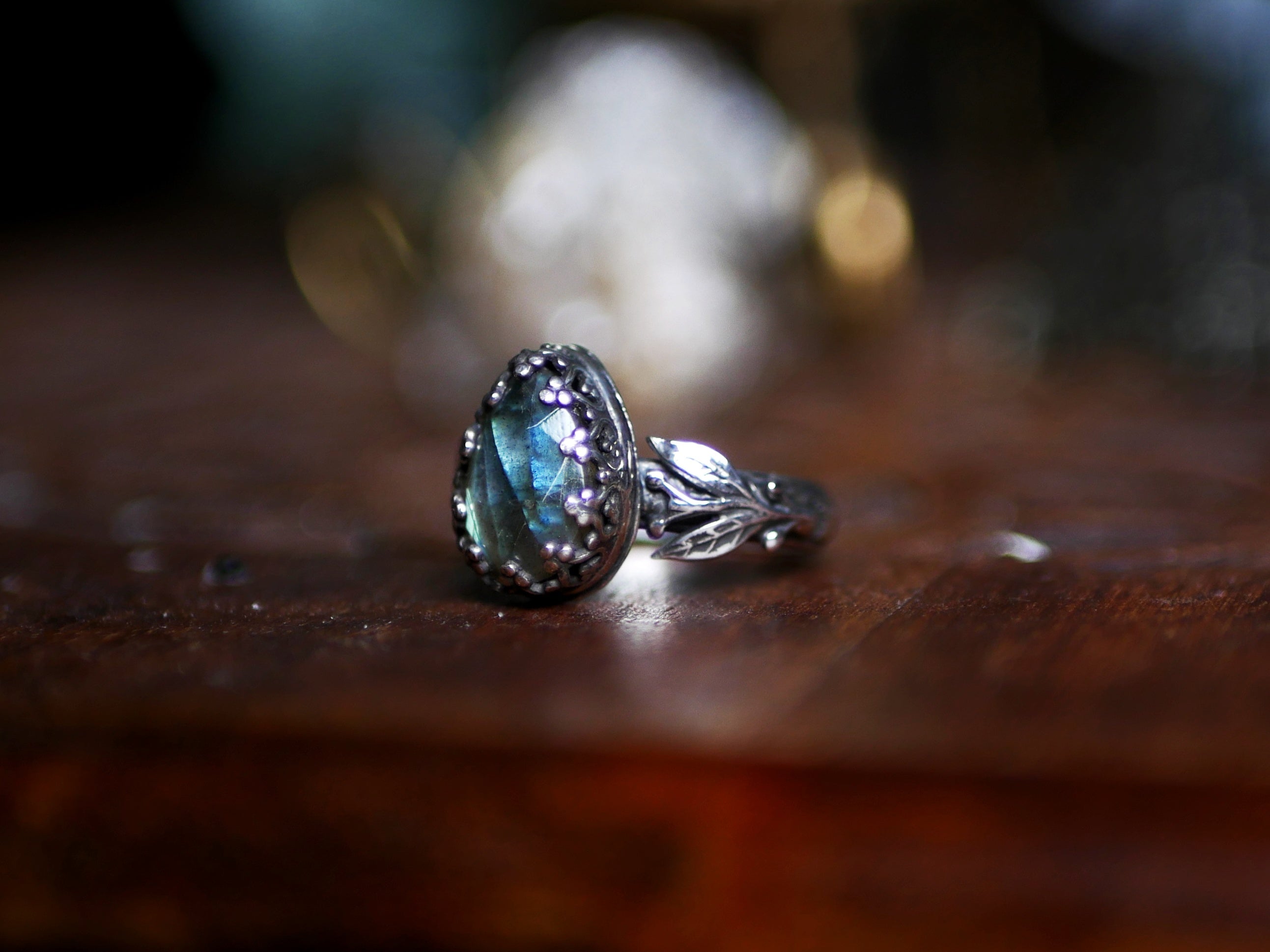 Réservée Damian - Bague Labradorite & Feuilles - Argent 925