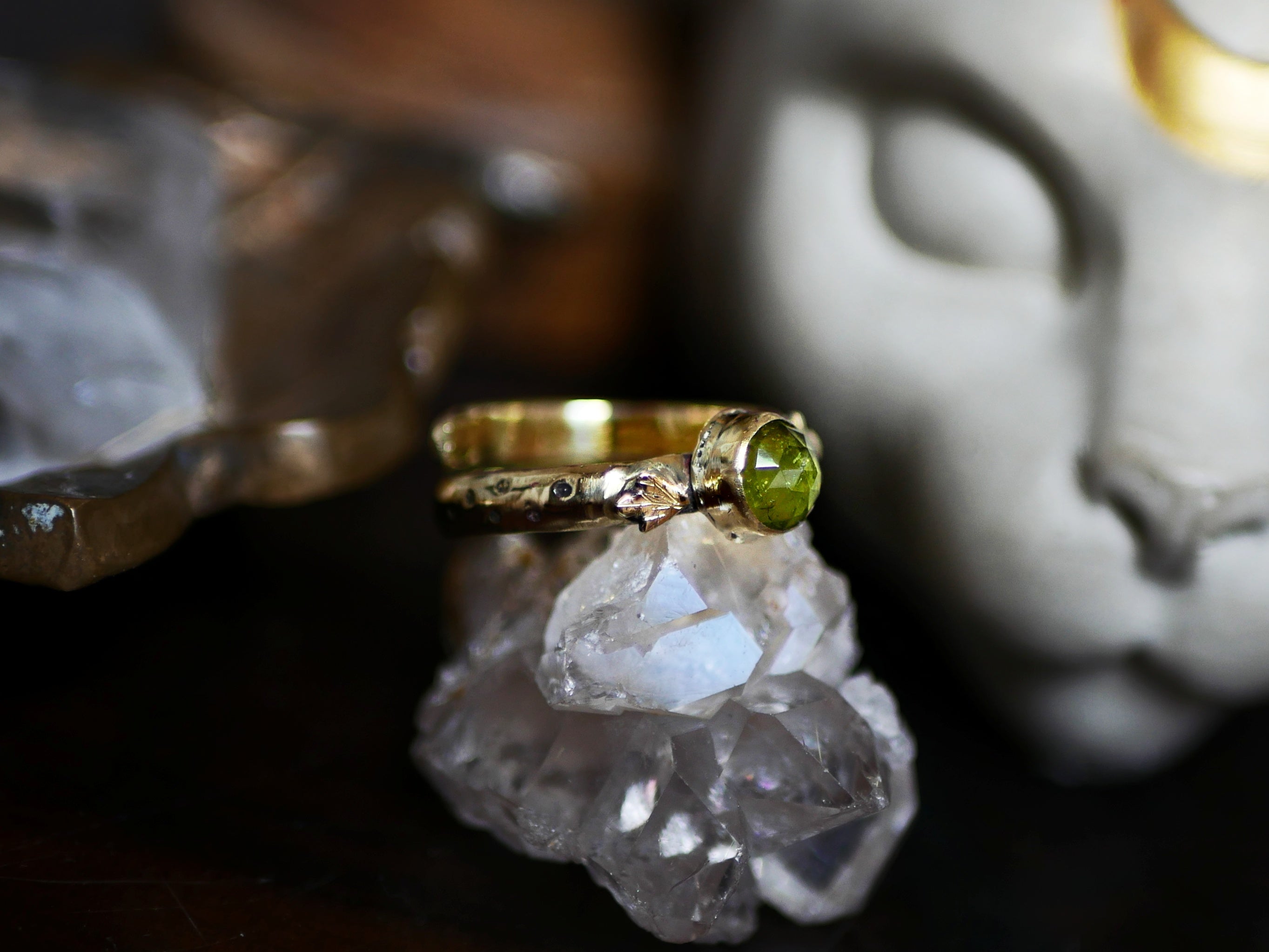 Bague réglable Vésuvianite - Laiton