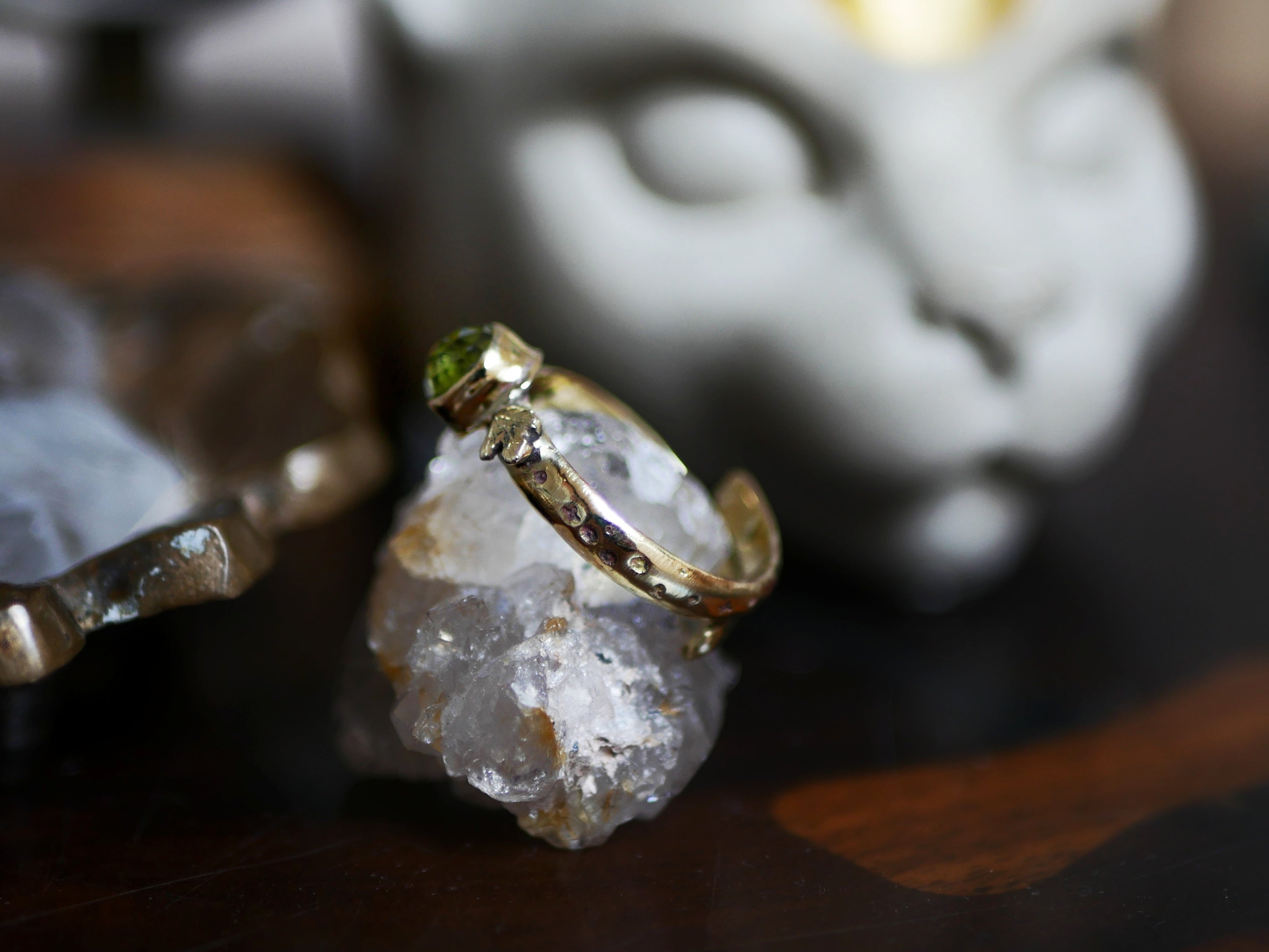 Bague réglable Vésuvianite - Laiton