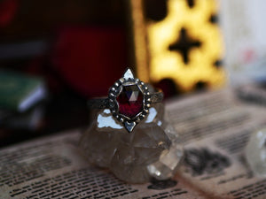 Bague "Wonderland" I - Grenat rouge - Argent 925