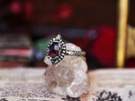 Charger l&#39;image dans la galerie, Bague &quot;Wonderland&quot; I - Grenat rouge - Argent 925
