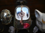 Charger l&#39;image dans la galerie, Collier Clef Antique - Topaze et quartz II - Cuivre
