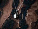 Charger l&#39;image dans la galerie, Collier &quot;Poison&quot; Pierre de Lune - Argent 925
