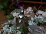 Charger l&#39;image dans la galerie, Bague réglable Métamorphoses - Prehnite &amp; Calcédoines - Argent 925
