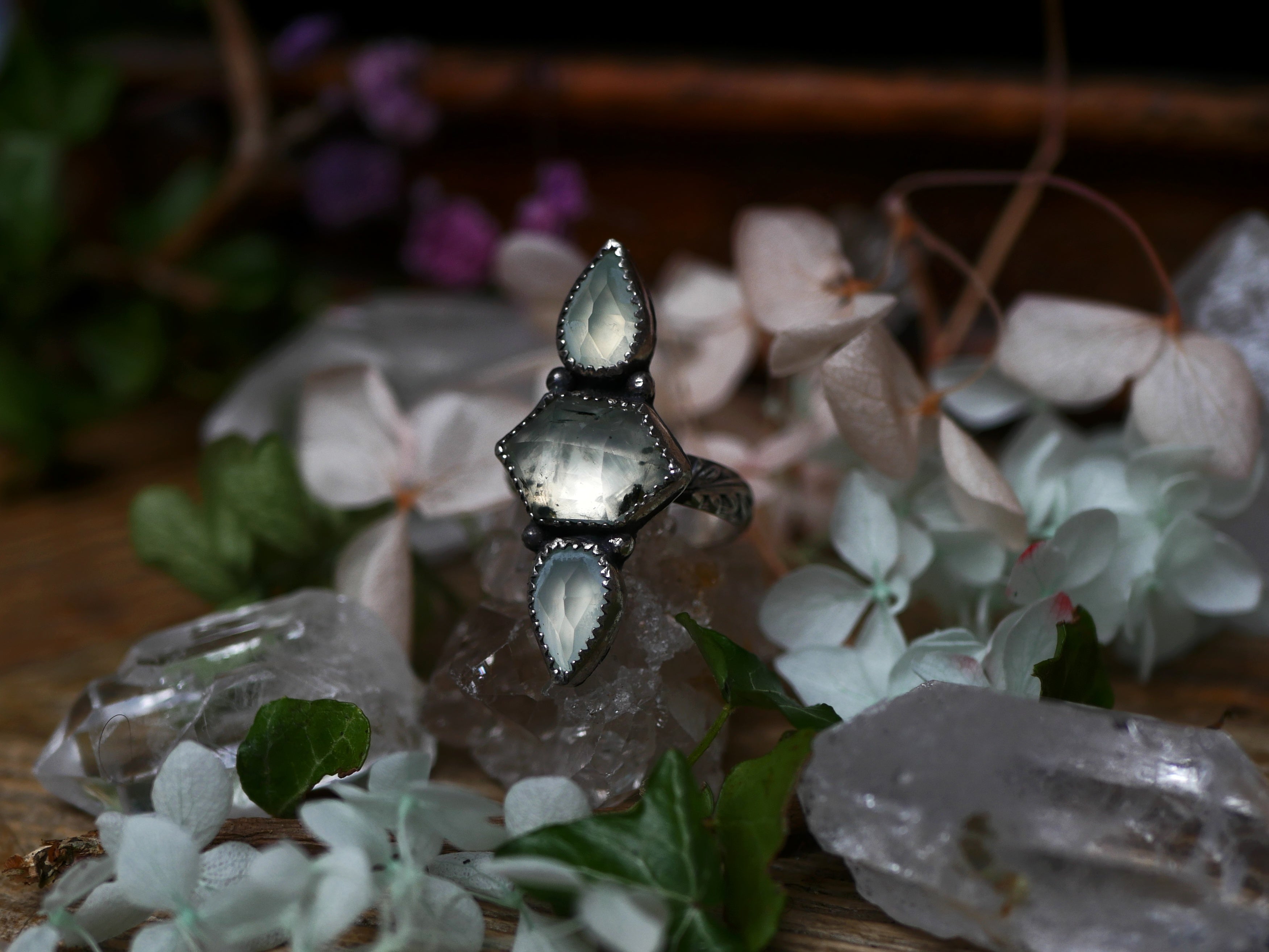 Bague réglable Métamorphoses - Prehnite & Calcédoines - Argent 925