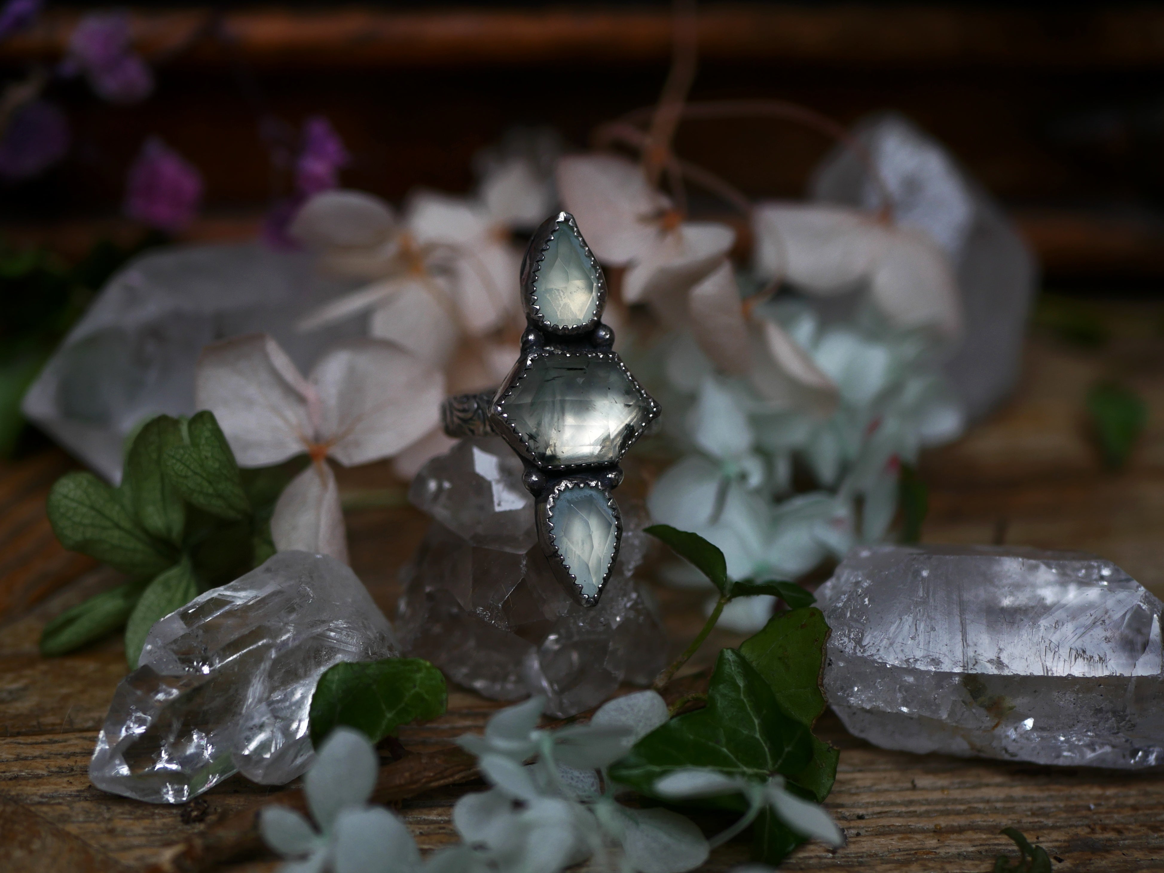 Bague réglable Métamorphoses - Prehnite & Calcédoines - Argent 925