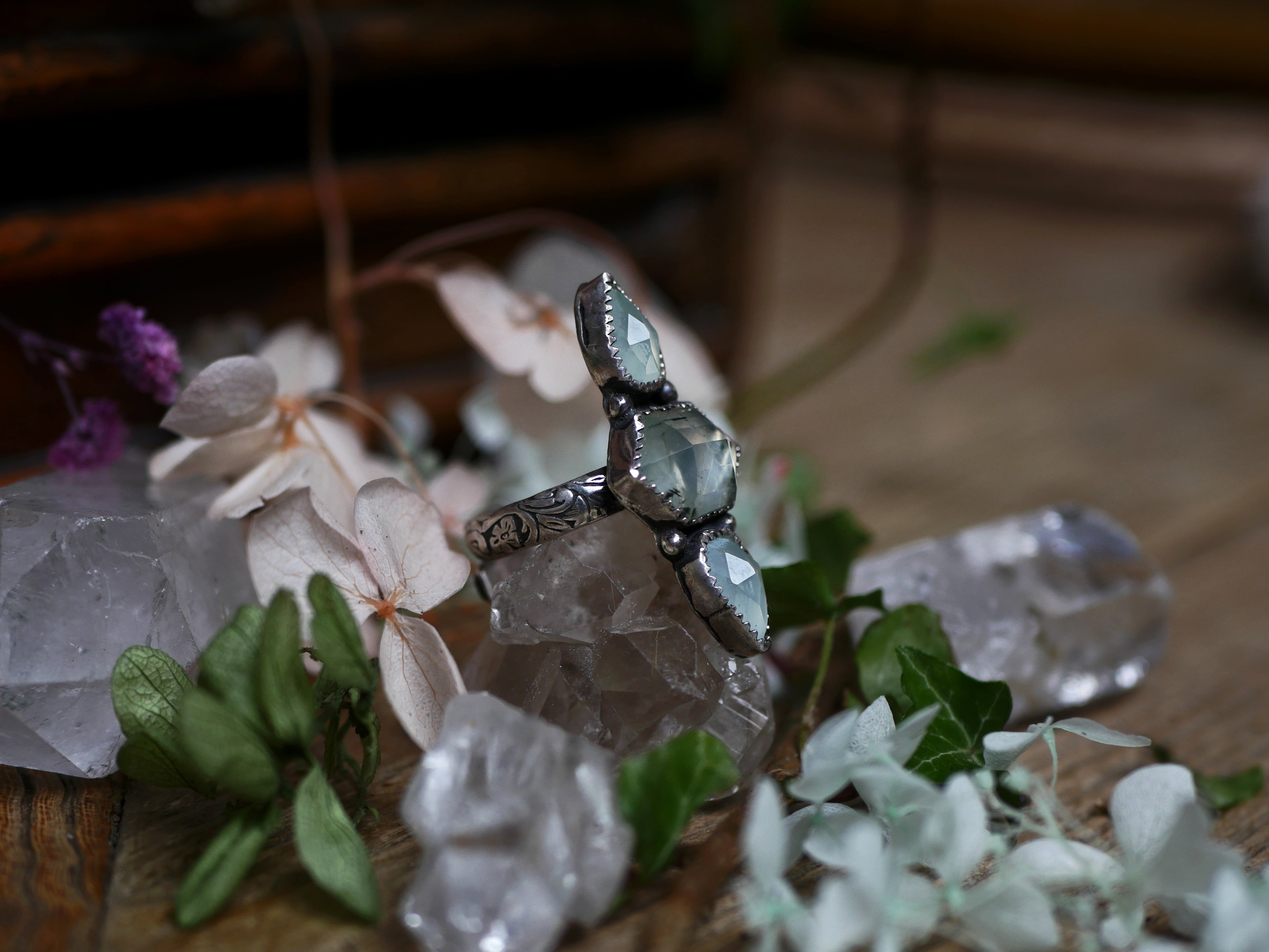 Bague réglable Métamorphoses - Prehnite & Calcédoines - Argent 925