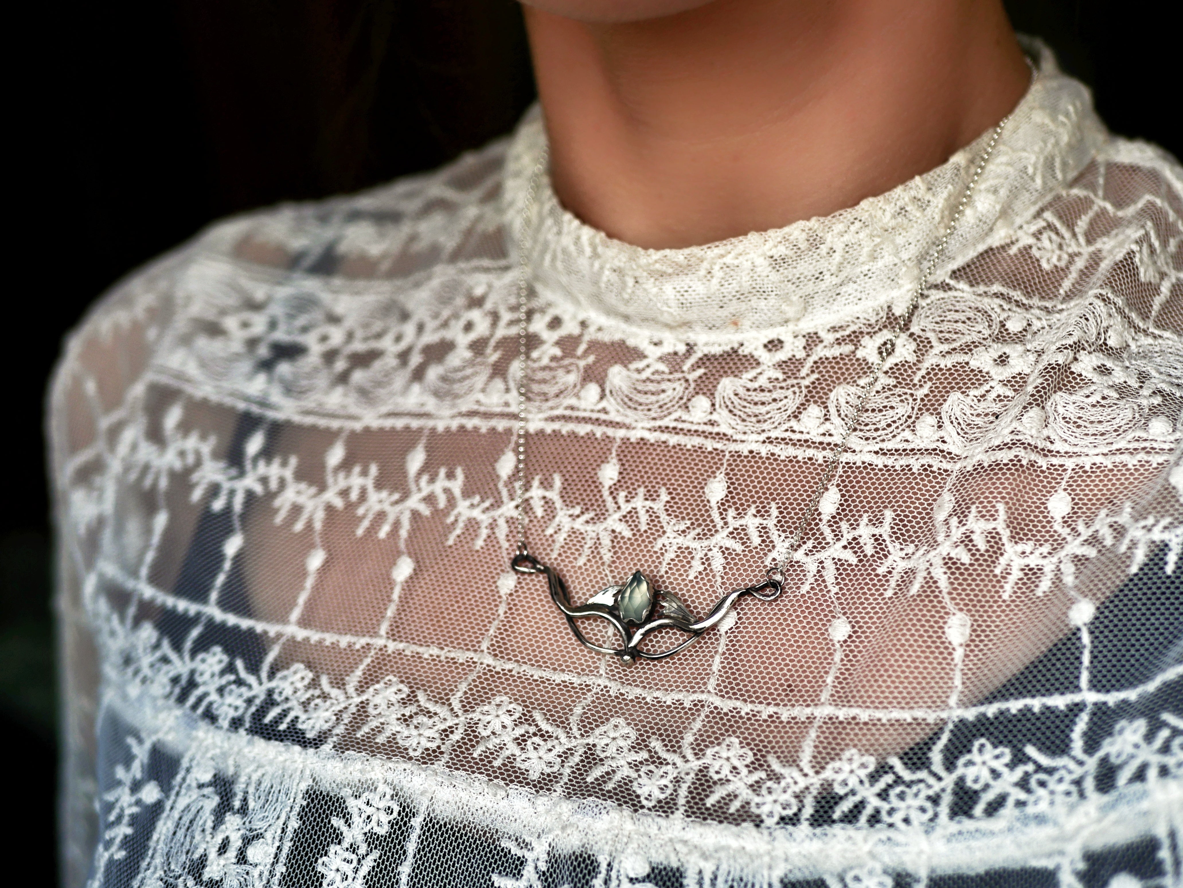 Collier Art Nouveau V - Calcédoine & Argent 925
