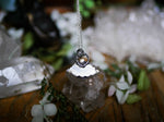 Charger l'image dans la galerie, Amulette Oeil II - Péridot &amp; Argent 925
