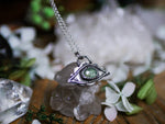 Charger l&#39;image dans la galerie, Amulette Oeil VIII - Kyanite verte &amp; Argent 925
