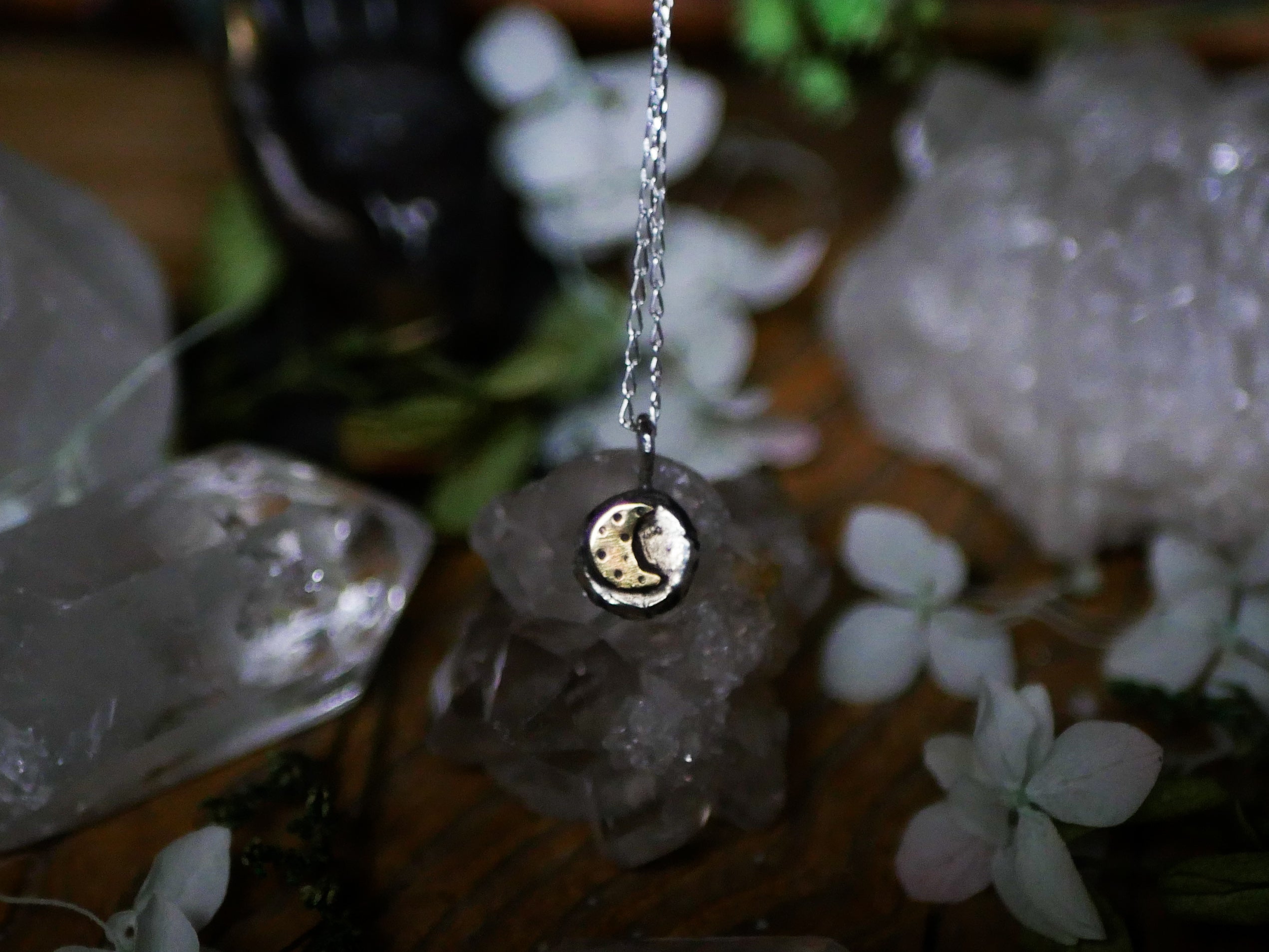 Amulette Pépite Lune - Argent 925 & Laiton