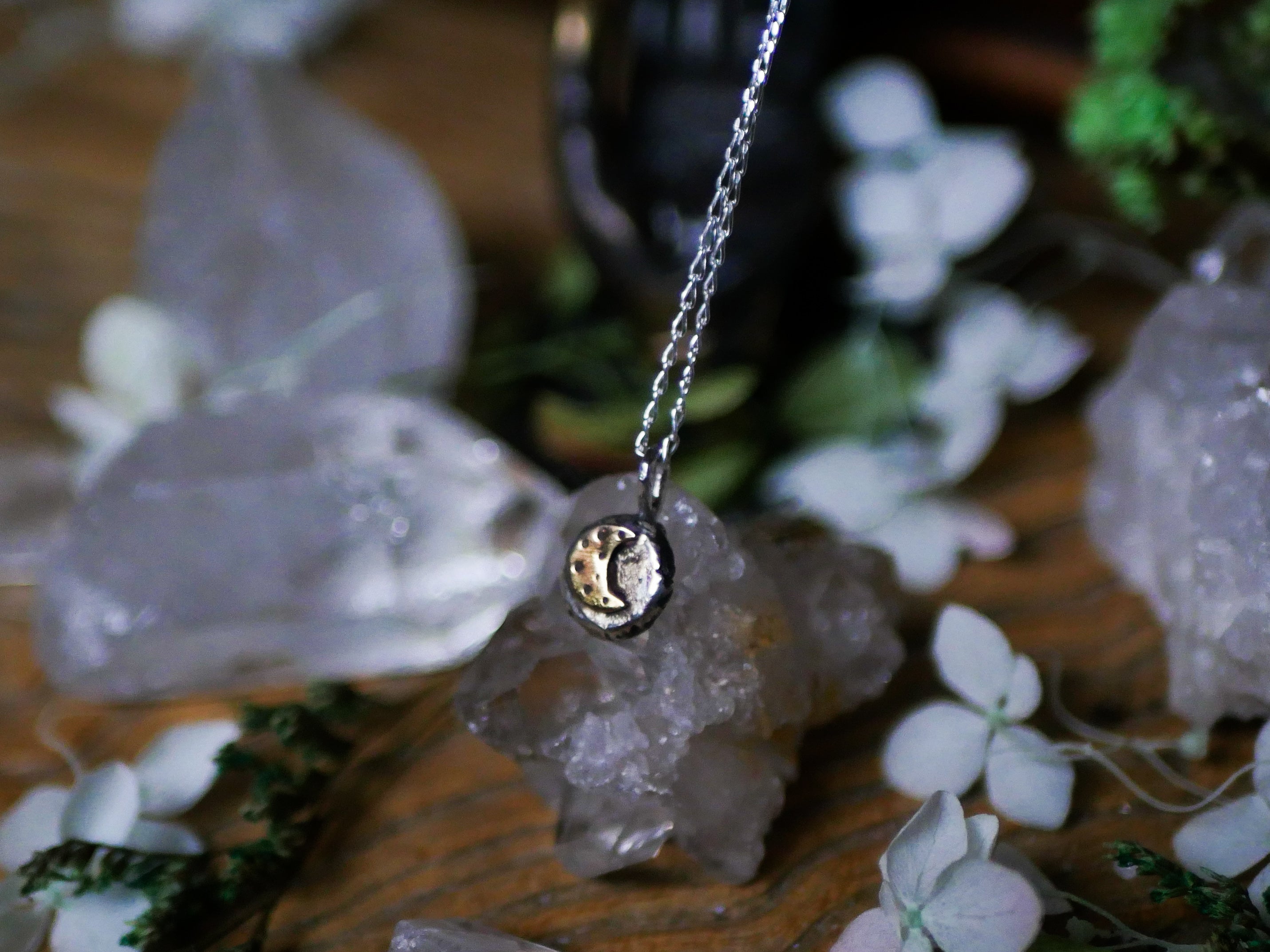 Amulette Pépite Lune - Argent 925 & Laiton