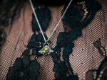 Charger l'image dans la galerie, Amulette Oeil II - Péridot &amp; Argent 925
