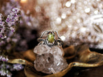 Charger l'image dans la galerie, Bague Art Nouveau Pt. II - Péridot &amp; Argent 925

