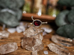 Charger l'image dans la galerie, RÉSERVÉE OLIVIA - Bague Épée Grenat rouge - Argent 925
