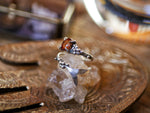 Charger l'image dans la galerie, RÉSERVÉE VICTORIA - Bague Sirène - Grenat Hessonite - Argent 925
