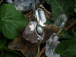 Charger l'image dans la galerie, Collier Elfique VI - Kyanite verte - Argent 925
