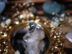 Charger l'image dans la galerie, Bague Ex-Voto I - Nacre noire &amp; Quartz - Argent 925
