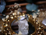 Charger l'image dans la galerie, Bague Ex-Voto I - Nacre noire &amp; Quartz - Argent 925

