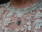 Charger l'image dans la galerie, Collier Ex-Voto I - Nacre noire &amp; Quartz - Argent 925
