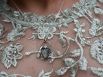 Charger l'image dans la galerie, Collier Ex-Voto I - Nacre noire &amp; Quartz - Argent 925

