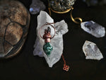 Charger l&#39;image dans la galerie, Pendule fiole Amazonite &amp; Diamant d&#39;Herkimer - Cuivre &amp; Verre

