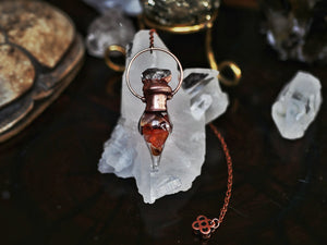 Pendule fiole Cornaline & Diamant d'Herkimer - Cuivre & Verre